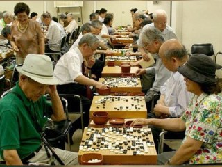 3.2亿老年人市场，老龄化社会的机遇与挑战